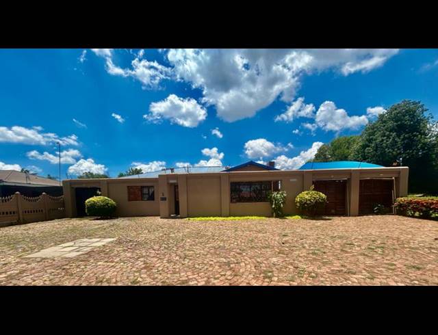 3 BEDROOM HOUSE FOR SALE IN VANDERBIJLPARK CW 5